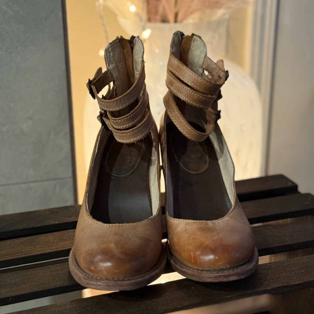 Freebird Randi Leather Women's Heeled Shoes - Picture 6 of 8